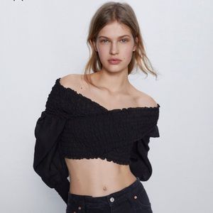 Zara Cropped shirt